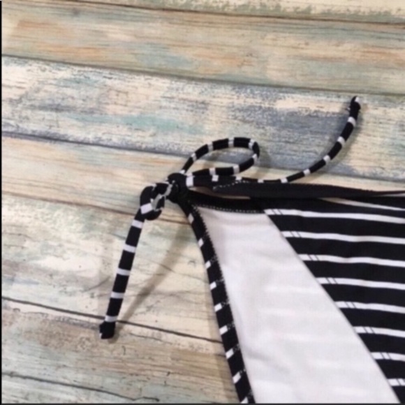 Xhilaration Striped Bikini Bottoms - Picture 3 of 4